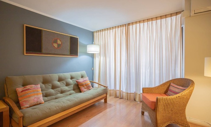 El Golf Apartment | Your Stylish Urban Escape by Costanera Center