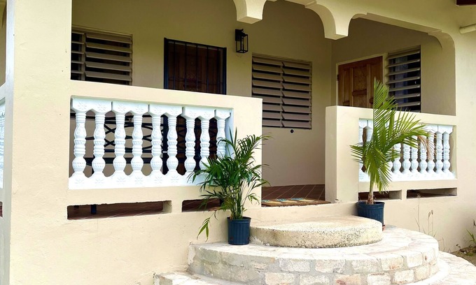 Estate Saint John House | Your Vacation Villa - Minutes away from the beach!