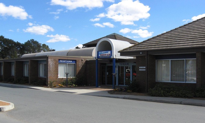 Lyneham Hotel | Yowani Country Club