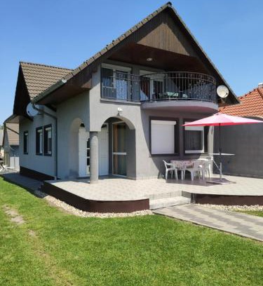 Balatonfenyves House | Zafír Nyaraló