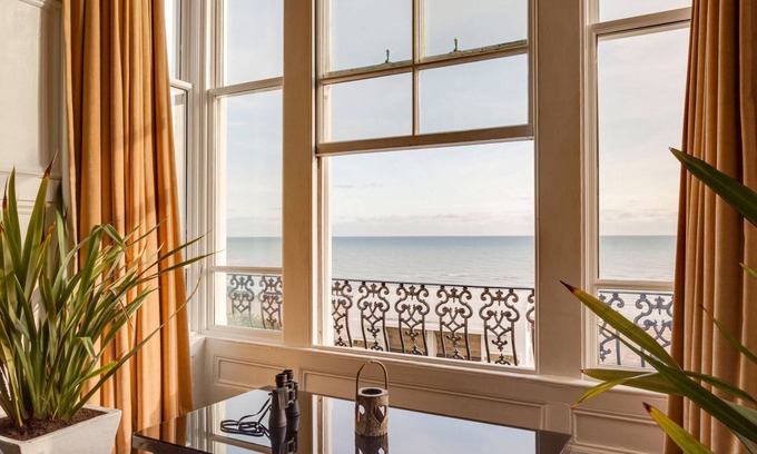 St Leonards-On-Sea Cottage | Zanzibar Beach House