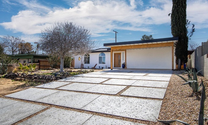Joshua Tree House | Zen House Joshua Tree Pool Spa 9 Mins JTNP