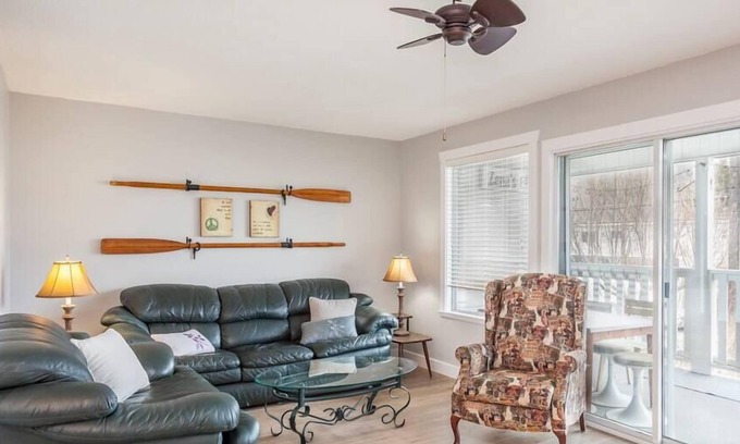 Okanagan-Similkameen House | Zena's By The Beach!