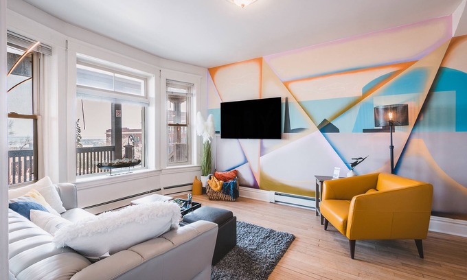 Central Hillside Condo | Zenith Condo: Your Downtown Duluth Retreat