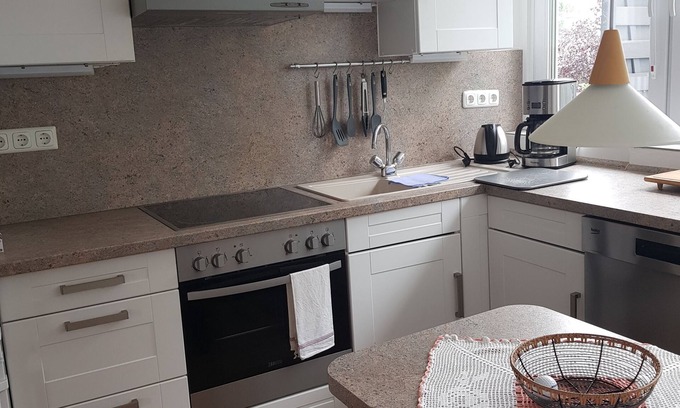 Geesthacht Apartment | Zentrale Ruhige Fewo m. Fußläufiger Busanbindung +geschäften, Hundefreundl. Wald