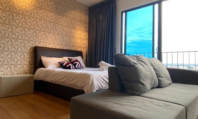 Shah Alam Apartment | Zillion Cozy - Trefoil Setia Alam- Next to Setia City Mall & Convention Centre