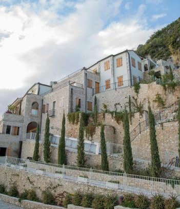 Dhermi Hotel | Zoe Hora