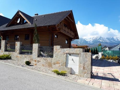 Nova Lesna House | Zrubový dom - Moon Nová Lesná