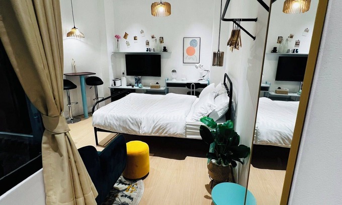 Dong Khoi Apartment | ZY 3. Elegant Studio-Riverside Vibrant D1-Skydeck @ Bitexco nearby