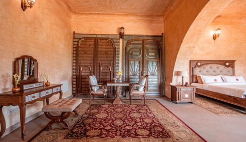 Hilltop War Fort Suite