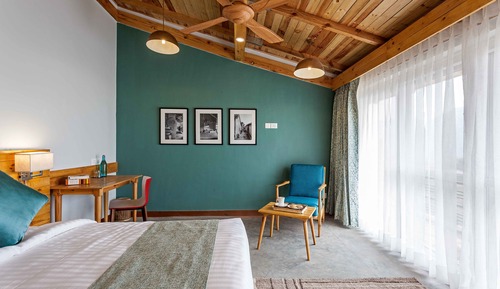 Premium Suite (Forest View)