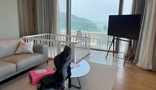 Kids Room (Pool access for 4, Cooking not permitted)