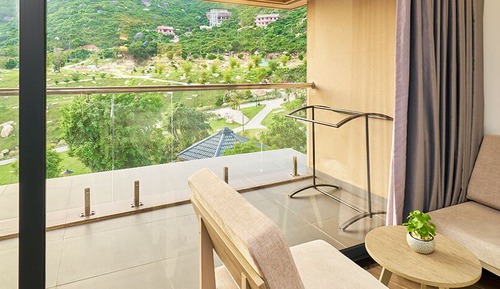 Deluxe Mountain View Double with Balcony