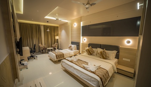 Family Room with Breakfast