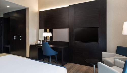 Classic King Bed, (Comp. Shuttle to DMCC Metro, Marina Mall & JBR, 20% off on F&B outlet)