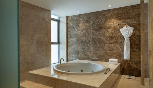 Premium Suite, (20% Discount on F&B outlet, A bottle of selected Beverage)