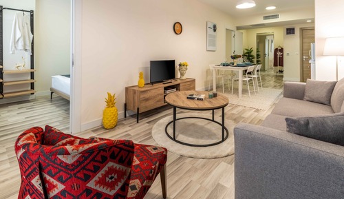 Luxury Condo, 2 Bedrooms, Kitchen, City View