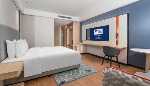 Standard Room, 1 King Bed (Extra Floor Space)