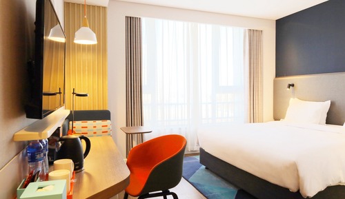 Standard Room, 1 King Bed, Corner