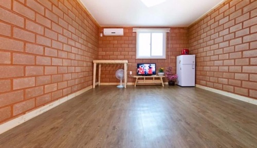 Room (Building 1-Room 102)