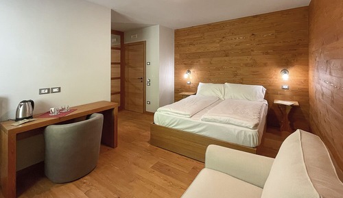 Standard Double Room, 1 Queen Bed with Sofa bed, Accessible