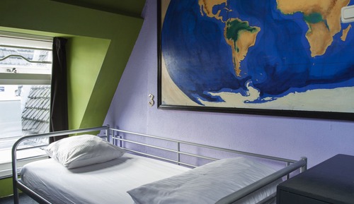 Shared Dormitory, Shared Bathroom (3 Person)