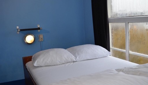 Shared Dormitory, Shared Bathroom (8 Person - Queen Beds)