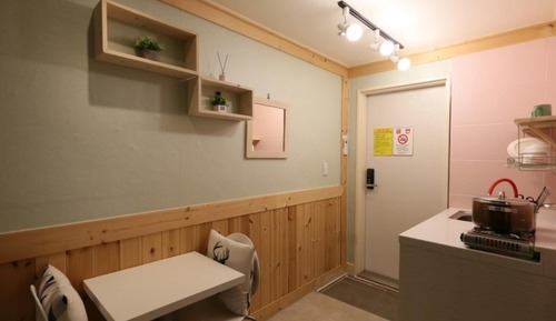 Room (Building A 105 (Ondol room individual)