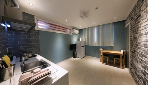 Room (Blk B 101 (small ondol))