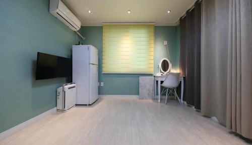 Room (Blk B 205 (small ondol))