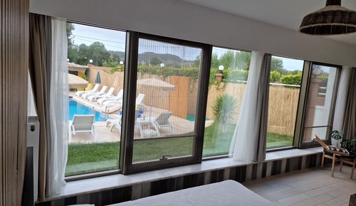 Deluxe Double Room, 1 Queen Bed, Jetted Tub, Pool View