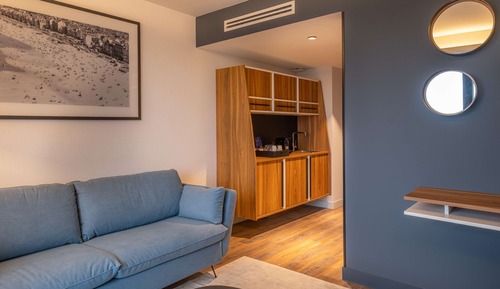 Suite, Balcony, City View