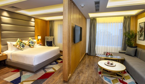 Suite, 1 King Bed, Non Smoking