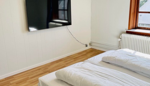 Budget double rooms with *shared* bathroom