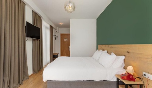 Panorama King room with Front view & French Balcony