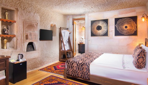 Standard Cave Room 201