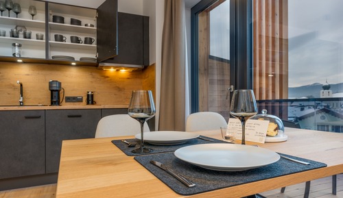 Deluxe Apartment, 1 King Bed with Sofa bed, Balcony