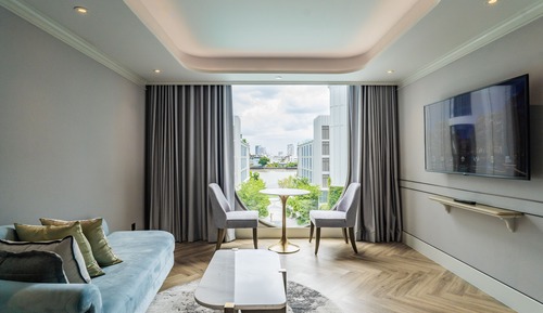 Club One Bedroom River View