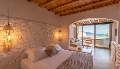 Premium Suite with Sea View and Outdoor Swimming Pool