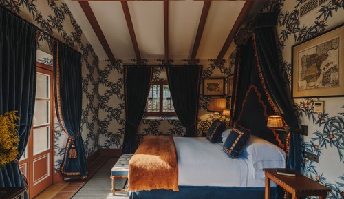 Cottage (Pool Cottage House)