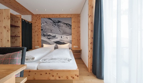 Family Room, 2 Queen Beds, Mountain View