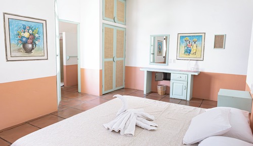 Standard Room, 1 King Bed, Patio