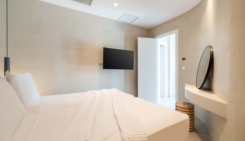 Signature Suite with Private Pool & Sea View