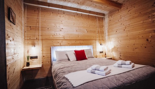 House (Two Bedroom Holiday Home with Swimmin)