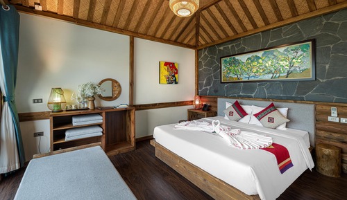 Deluxe valley view double