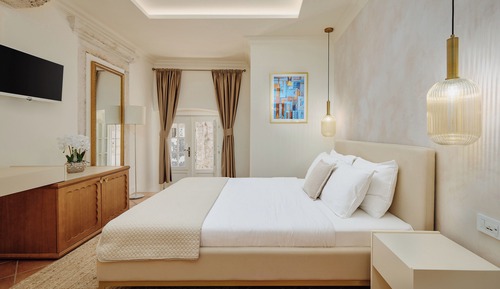 Deluxe Room with Private Entrance