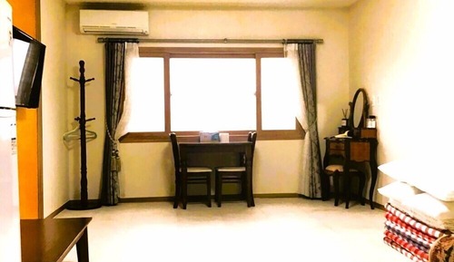 Room (Love Tulle MT room 303)