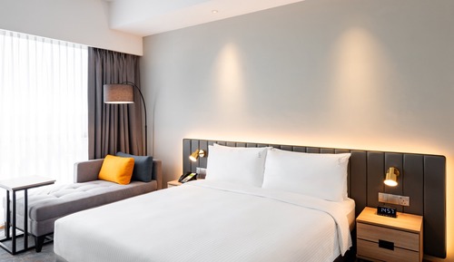 Standard Room, 1 King Bed, Club Lounge Access