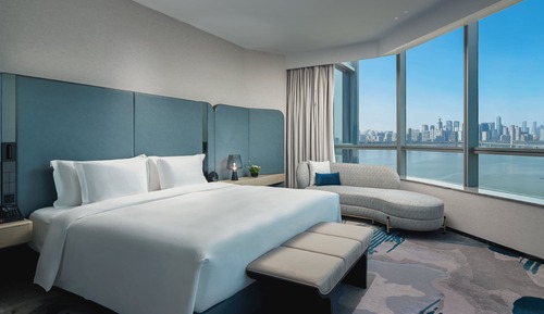 Premium Room, 1 King Bed, River View