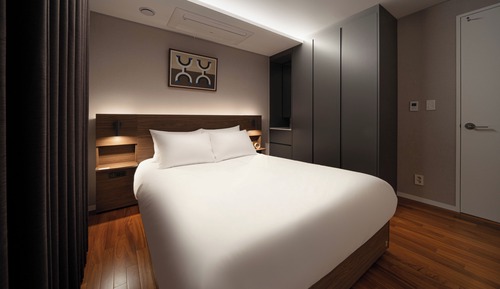 Family Room, 2 Bedrooms